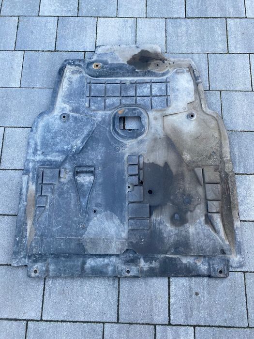 Osłona pod silnik Mercedes cla oryginał oryginalna 13-19r