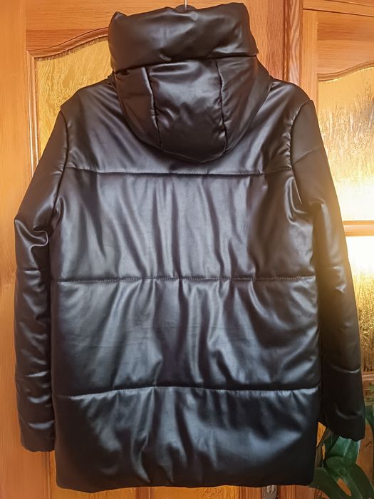 Жіноча куртка з екошкіри