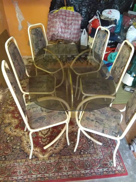 Mesa em Vidro e 6 cadeiras
