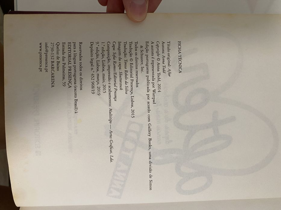 Livro After, pouco usado
