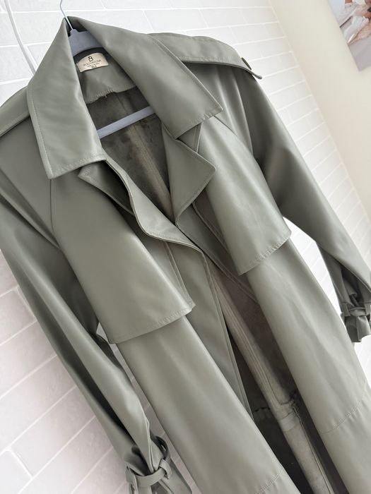 Продається тренч в розмірі S