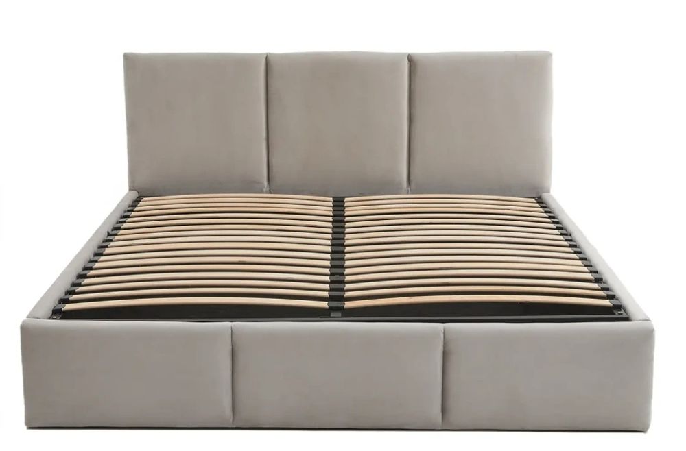 Łóżko wraz z materacem