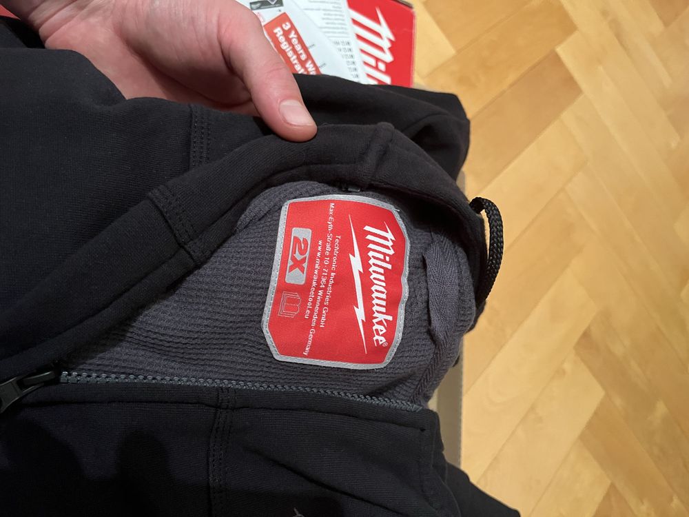 Bluza milwaukee czarna podgrzewana XXL nowa