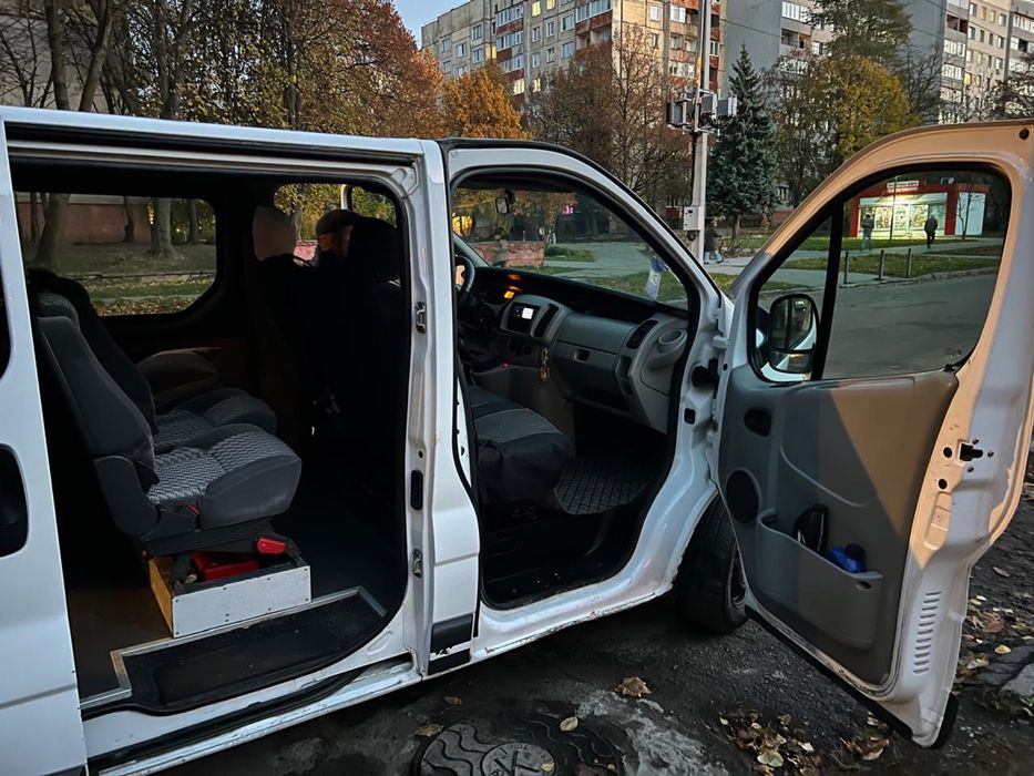 Продаж пасажирського буса Opel Vivaro 1.9 2006