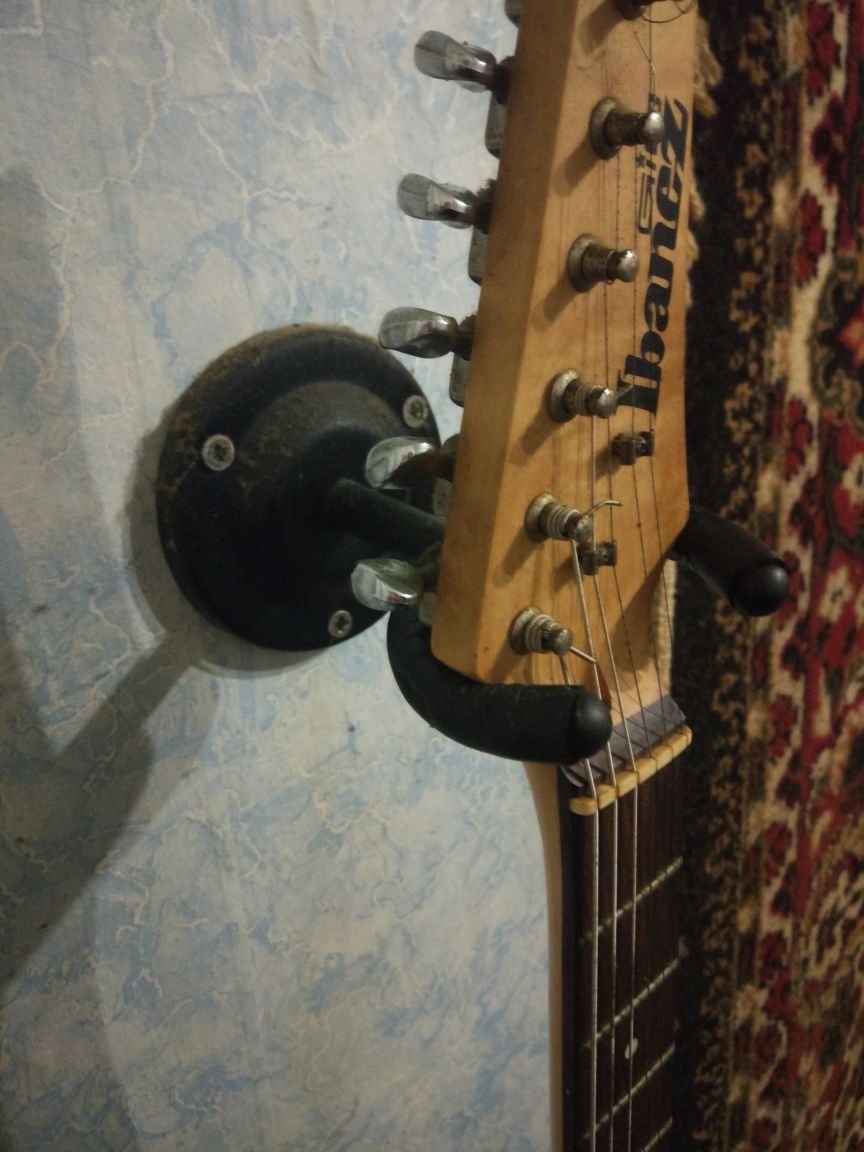 Гитарний комплект Ibanez.  Електрогитара GRX40 и комбопідсилювач GTA10