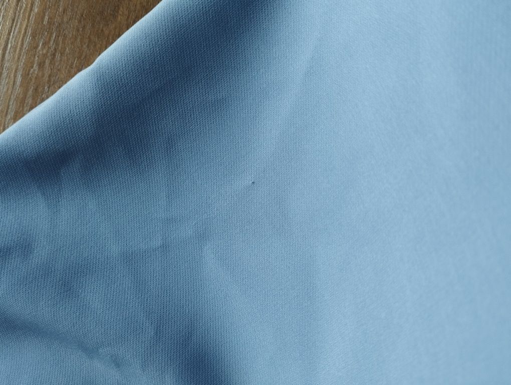 Rozmiar XS, błękitna dopasowana sukienka midi, obcisła suknia