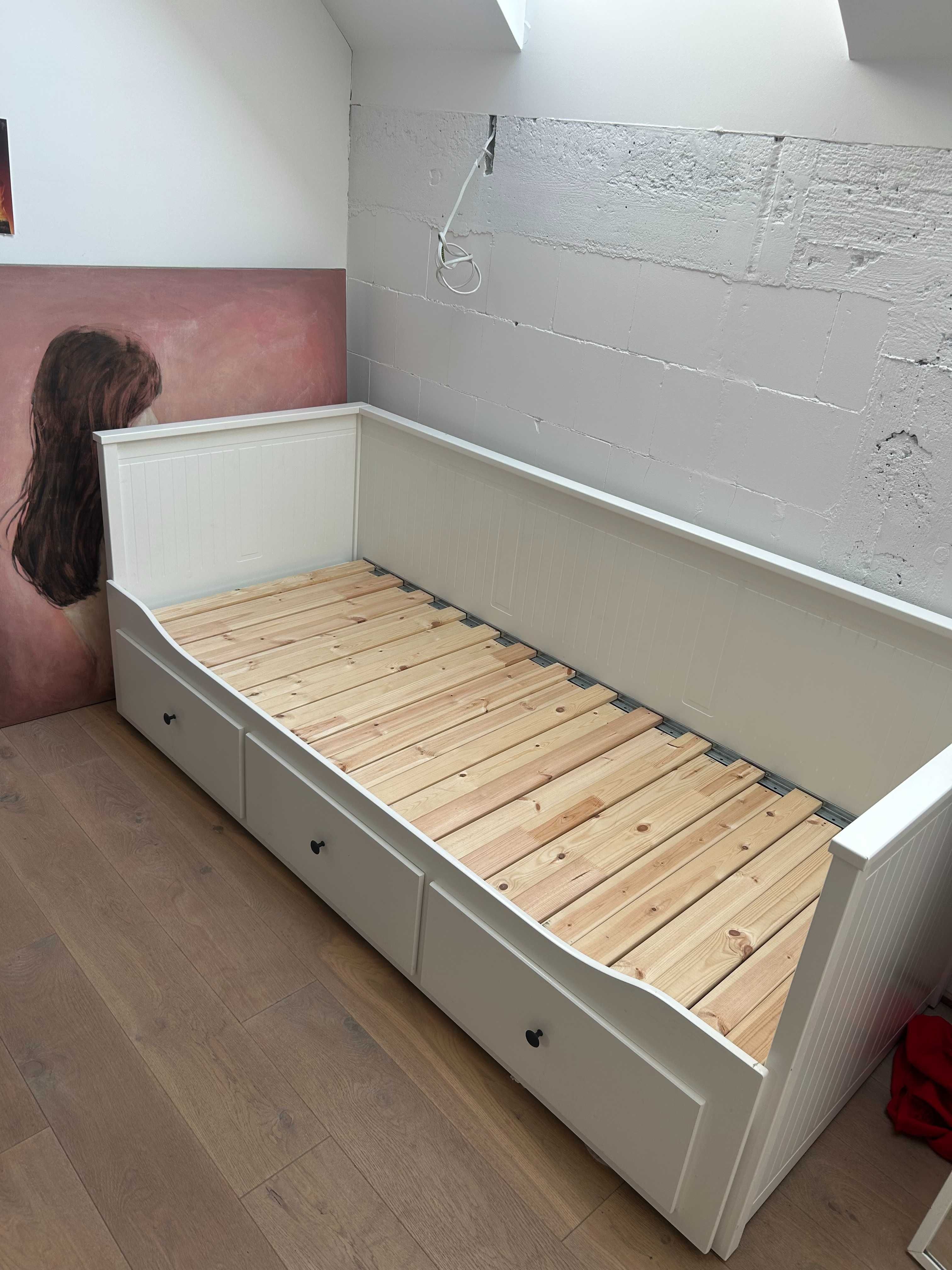 Łóżko HEMNES z Ikea, białe, używane ( bez materacy );