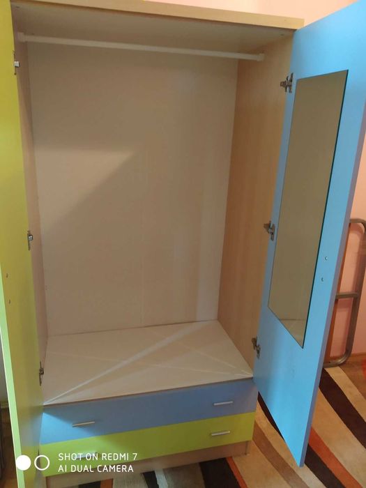 Дитячий письмовий стіл з двома тумбочками, Дитяче ліжко, Дитяча шафа