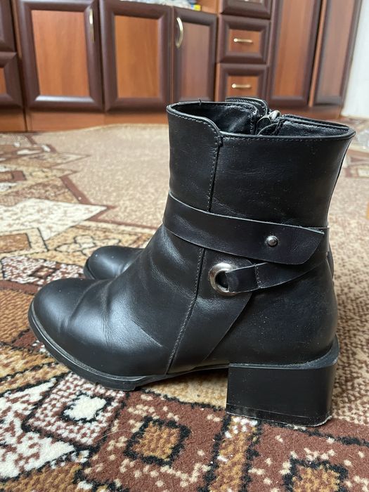 Ботінки жіночі шкіряні