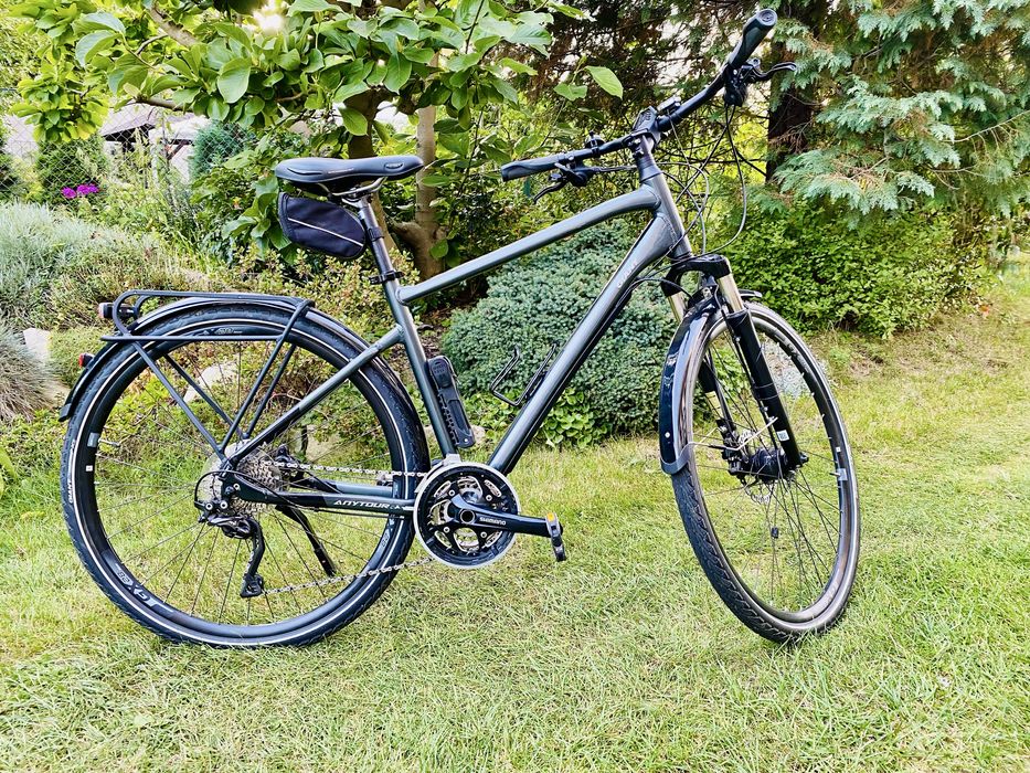 Rower trekingowy GIANT ANYTOUR RS1, M, 350 km, grafitowy