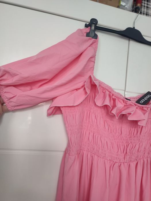 Nowa różowa elegancka sukienka rozmiar 46 Boohoo