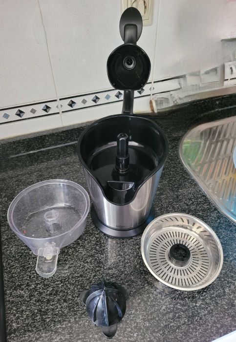 Espremedor Elétrico de citrinos com braço LACOR