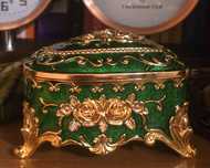 Piękna metalowa szkatułka w emalii w carskim stylu Faberge.