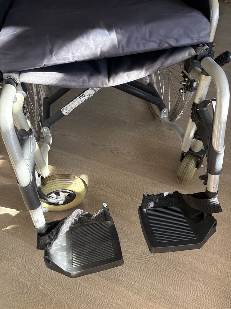 Wózek inwalidzki ręczny - Vitea Care