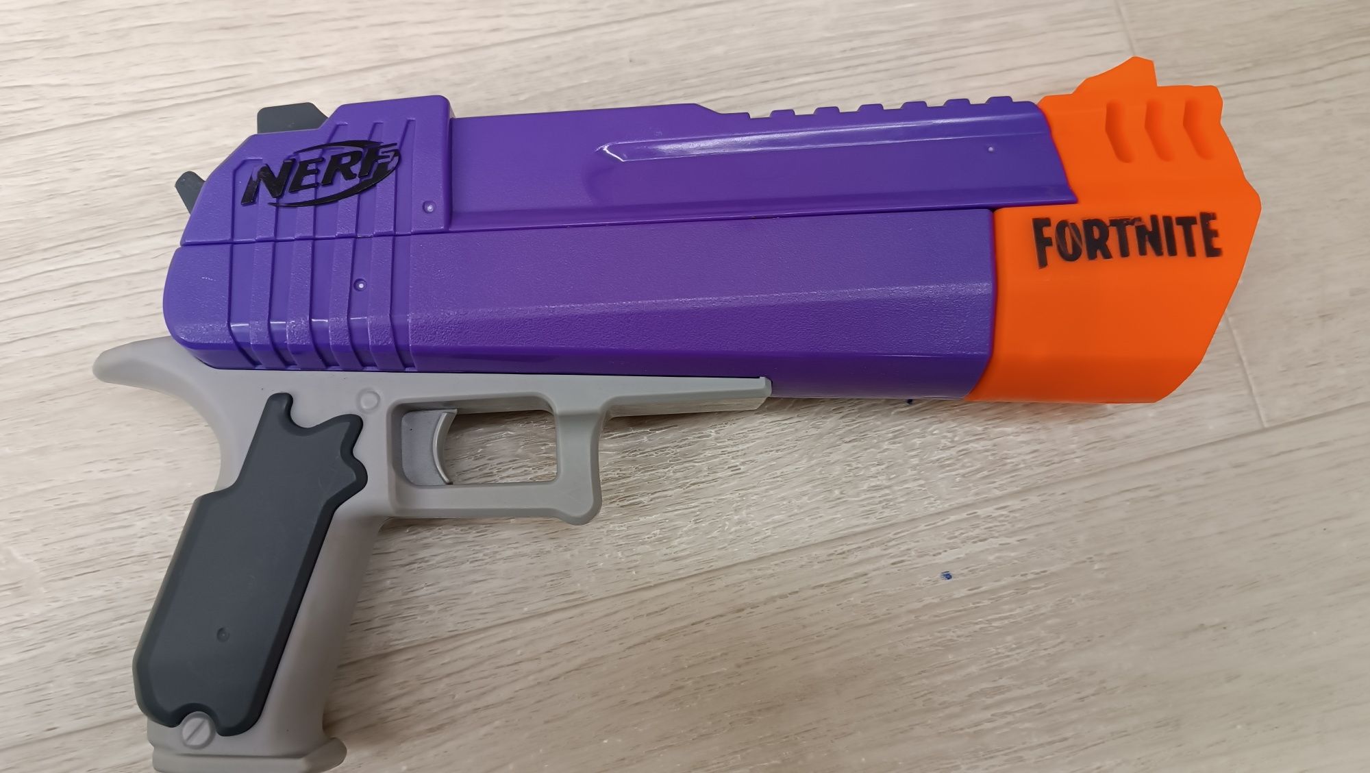 бластер в гарному стані Nerf Fortnite HC-E + 3 мега пулі