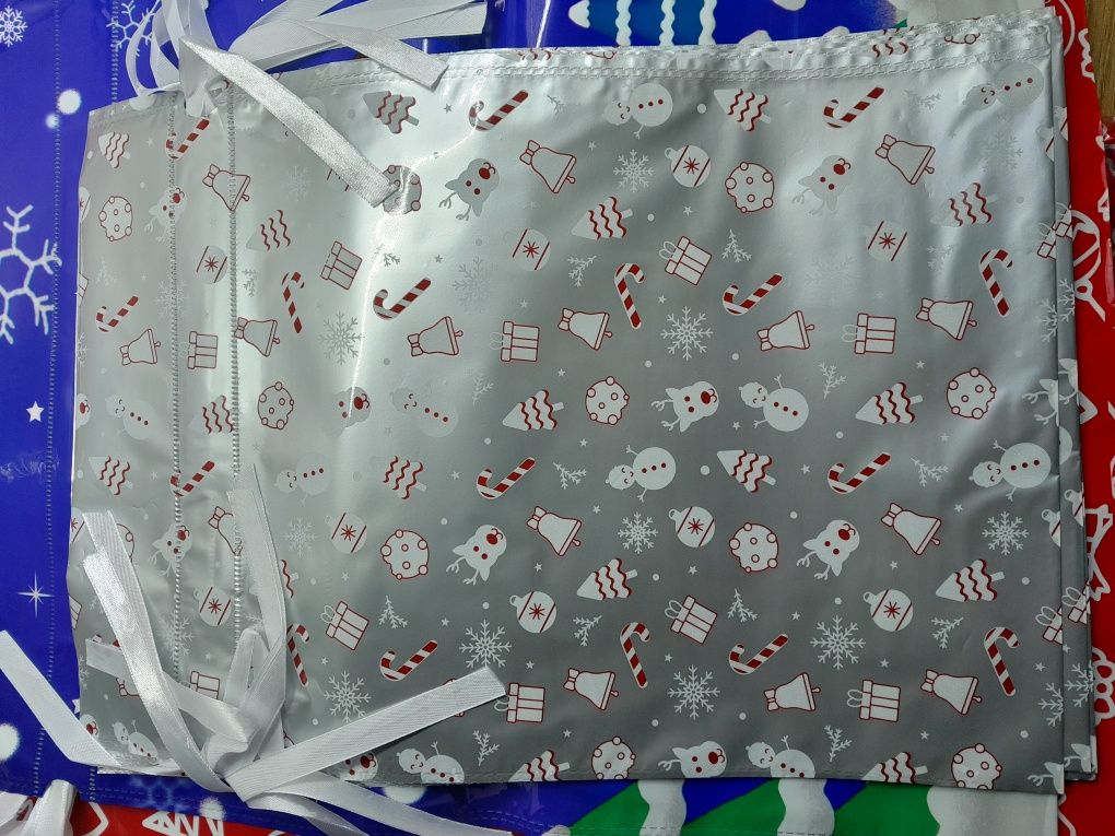Torby foliowe świąteczne ze sznurkami na prezenty merry christmas 30sz