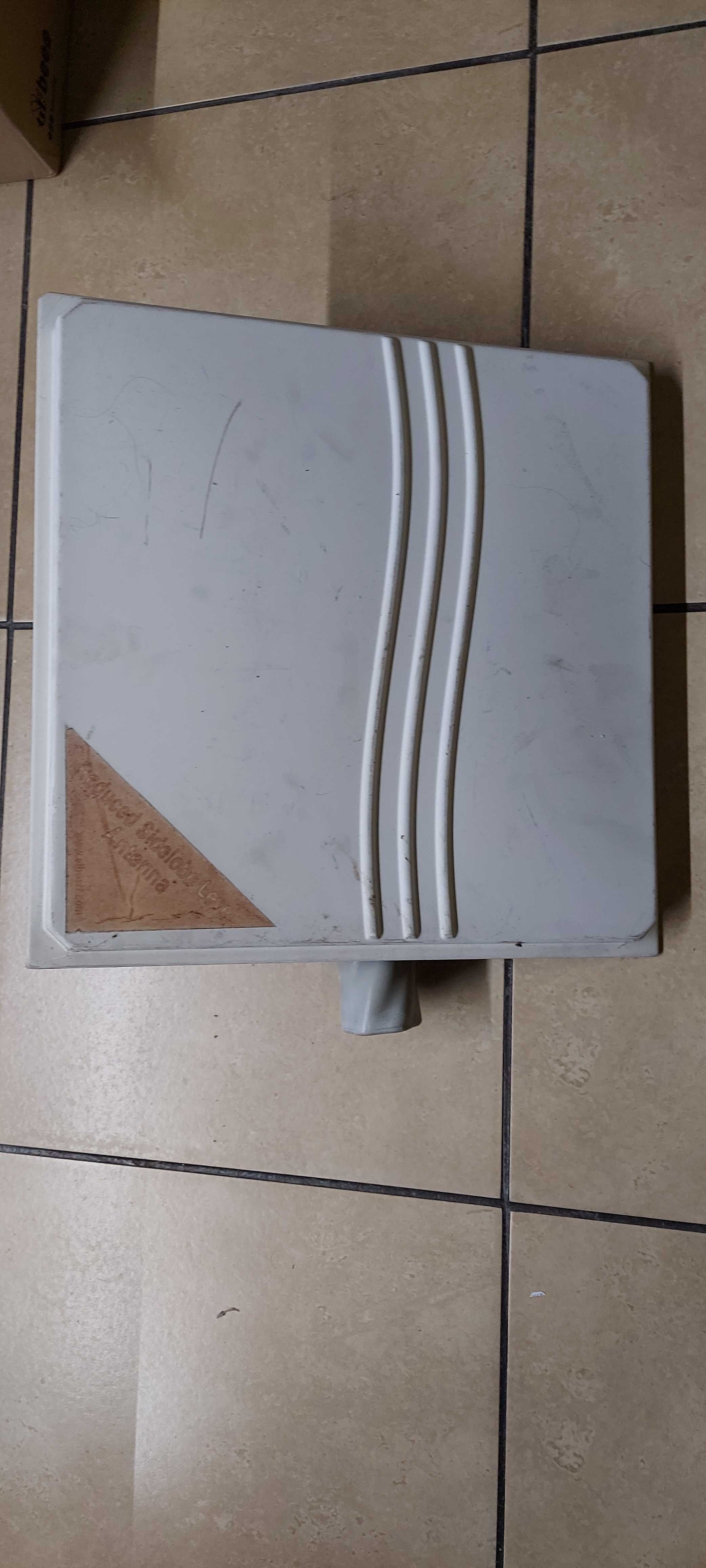Mikrotik Groove level 3  z anteną 5GHz panel 23Dbi Tetra