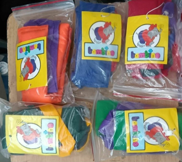 Пустышки и клипса, ванночки, вожжи и погремушки.