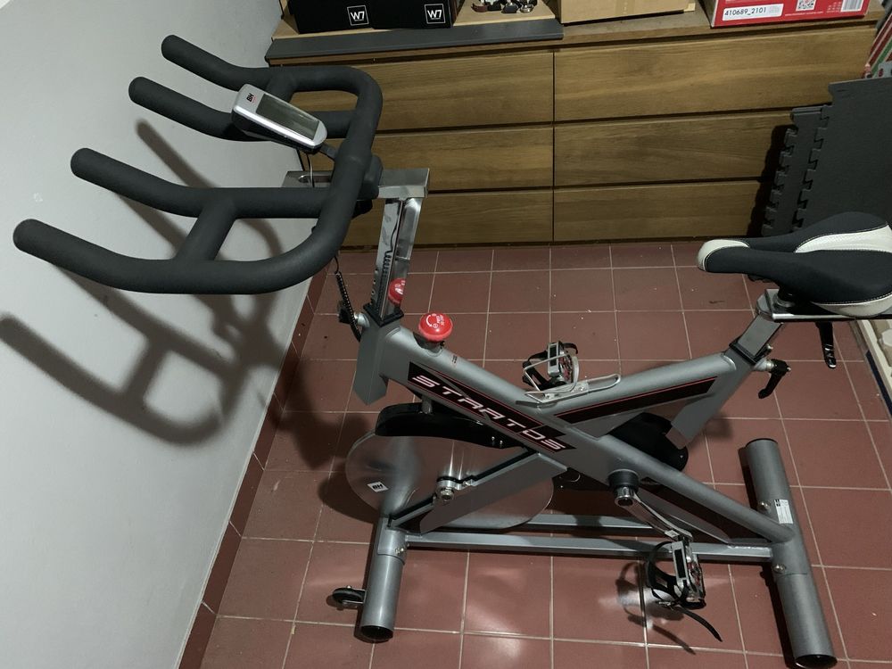 Bicicleta estatica profissional BH STRATOS