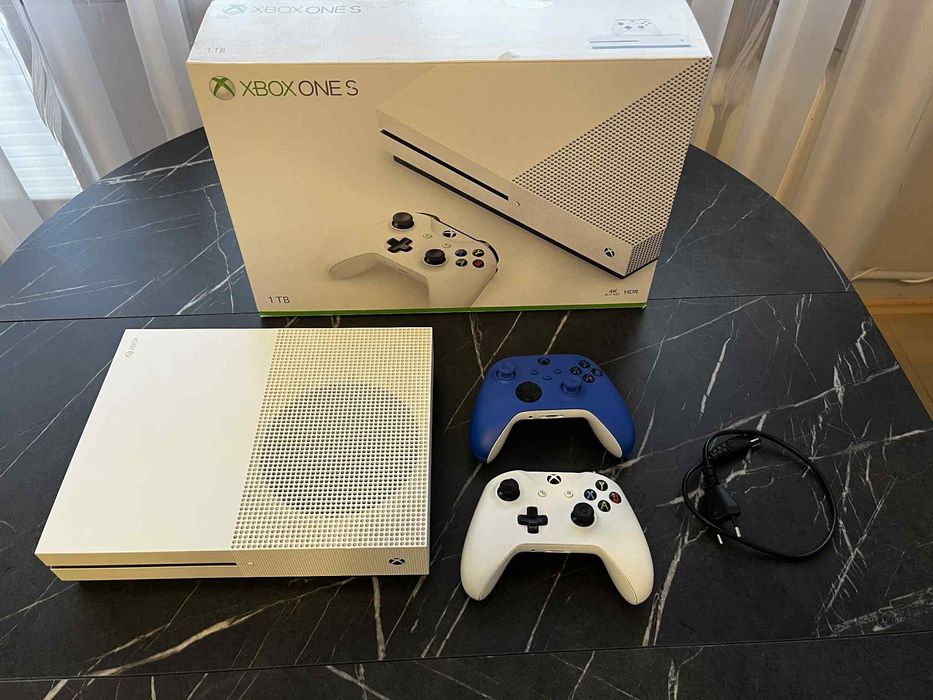 Konsola X-BOX One S + gry
