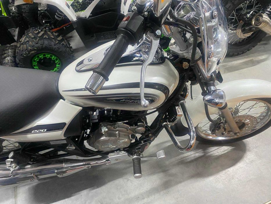 Bajaj Avenger strit cruiser 220 новий