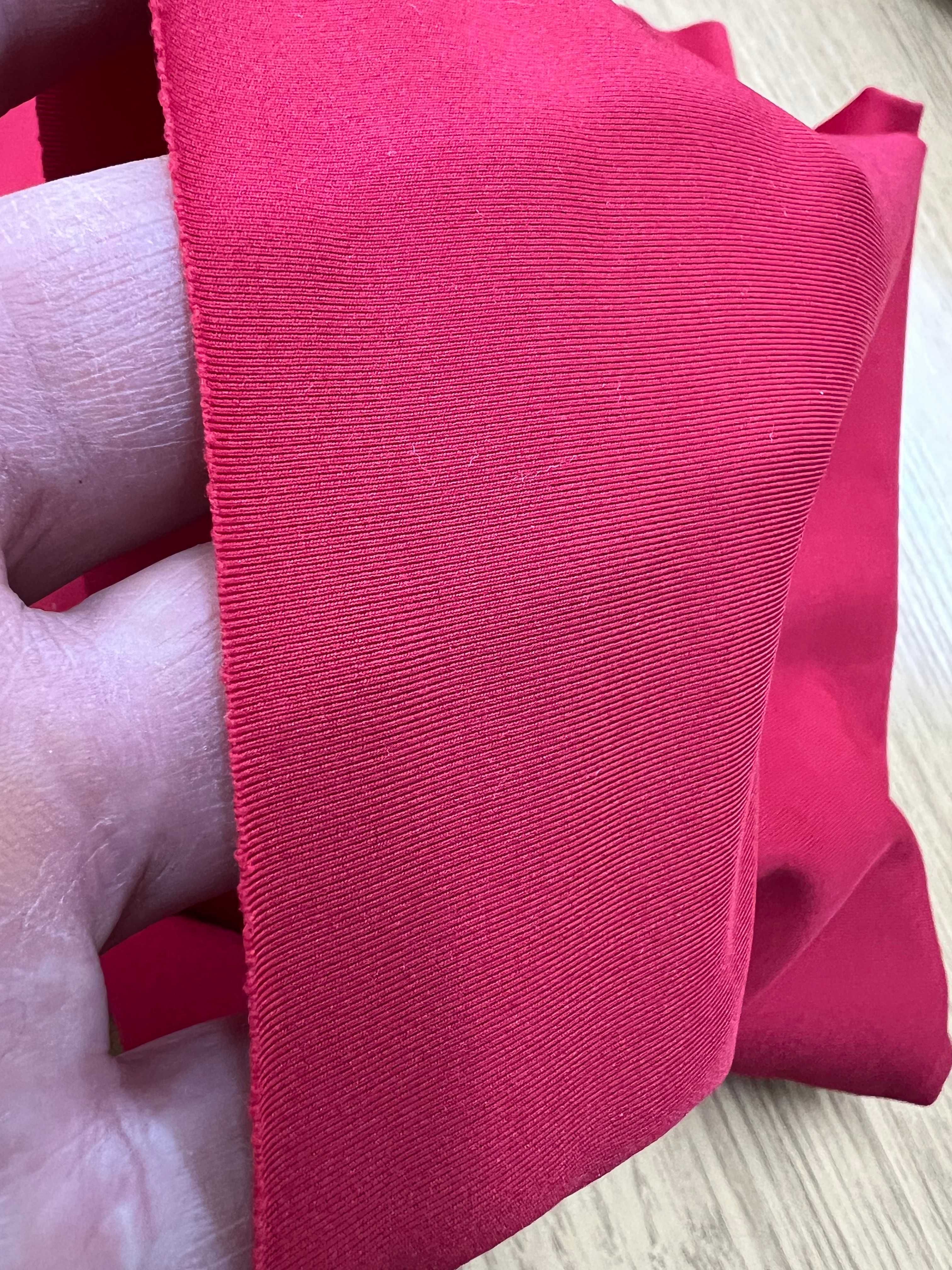 Tkanina, dzianina czerwona, lycra, spandex 20%, elastan 60m, 190gr
