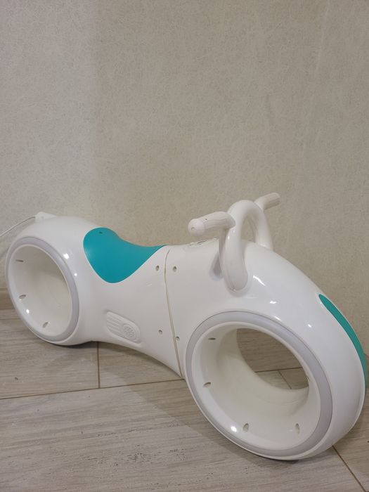 дитячий беговел-толокар Трон Космо-байк Bluetooth Keedo HD-K06 (Біло-