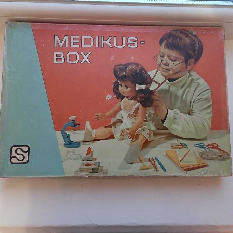 Маленький доктор набор врача игрушка іграшка ГДР