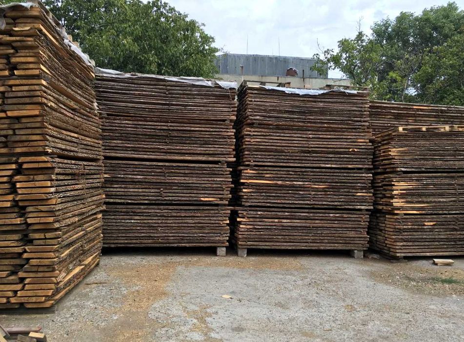 Купити суху дошку з сосни першого сорту