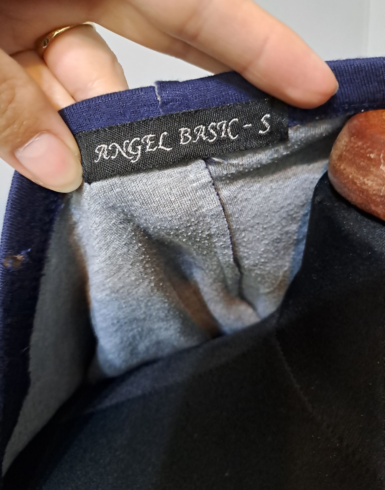 Wiskozowa granatową narzutka Angel Basic 36 S