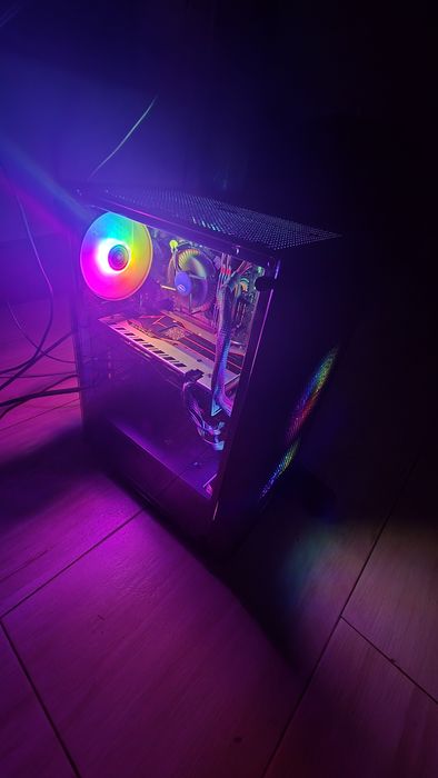 KOMPUTER GAMINGOWY  /intel core i5 10400f/ radeon rx 580  /500gb SSD