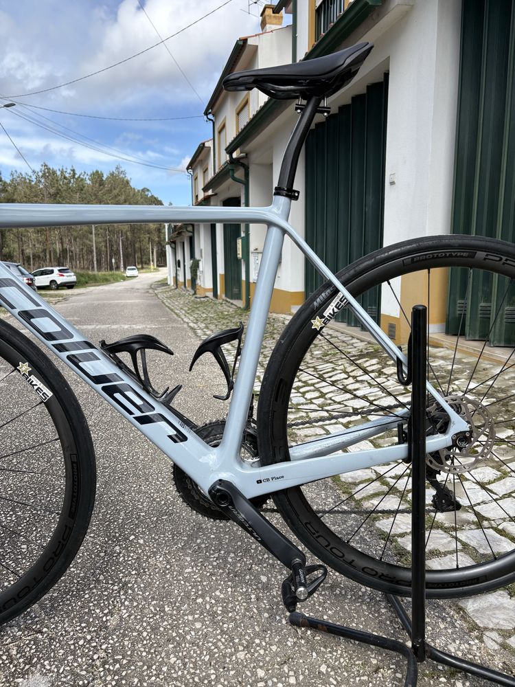 Bicicleta de estrada coluer Invicta carbono