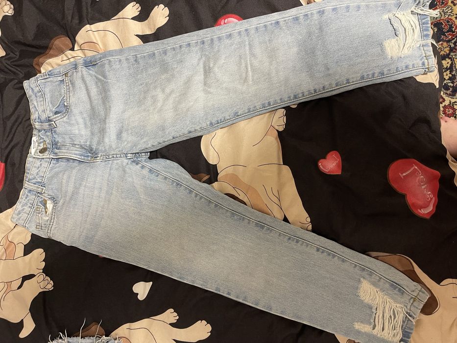 Новые джинсы на девочку!Покупали за границей!Резерв