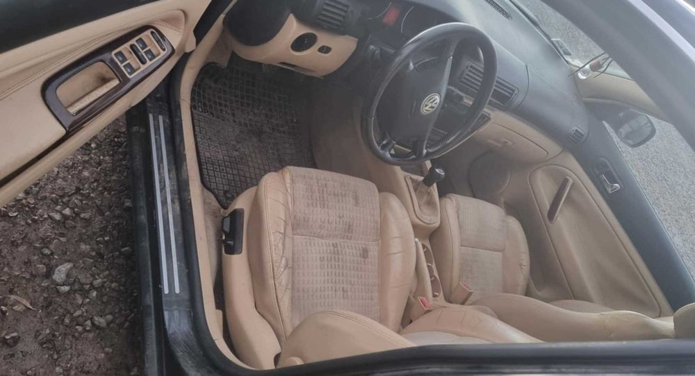 komplet skór skórzane fotele siedzenia kanapa boczki VW Passat B5 komb