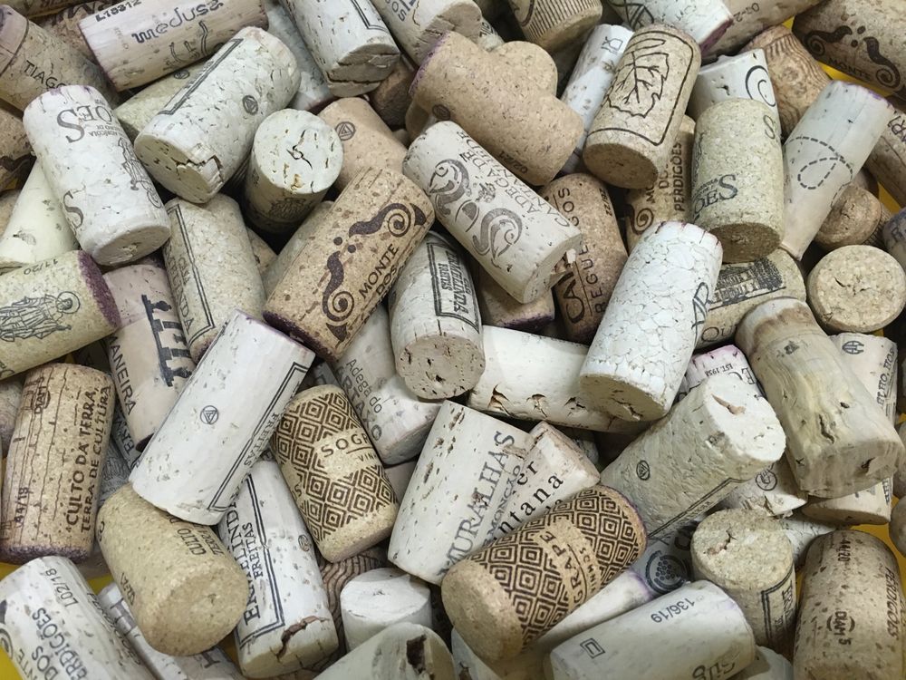 Rolhas usadas de vinho