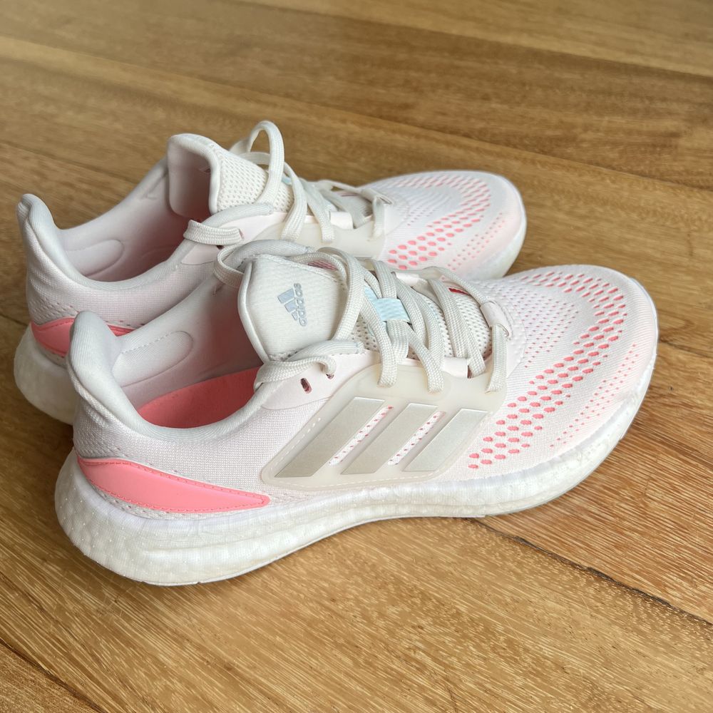 Adidas Pureboost 22 Woman (tamanho 38) - Running