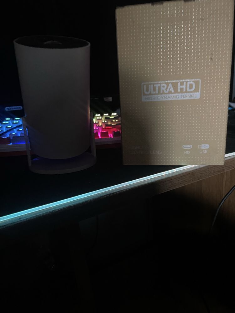 Projektor HY300 Pro – Full HD, Wi-Fi, Bluetooth – Stan idealny!