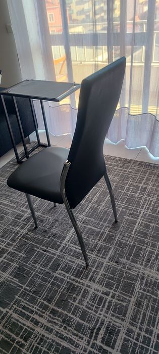 4 Cadeiras Estrutura cromada Napa preta