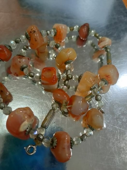 Кольє, буси з камінням. Бурштин та перлини