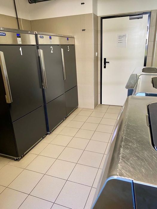 Pralnice, suszarki do pralni samoobsługowej  wraz z systemem płatności