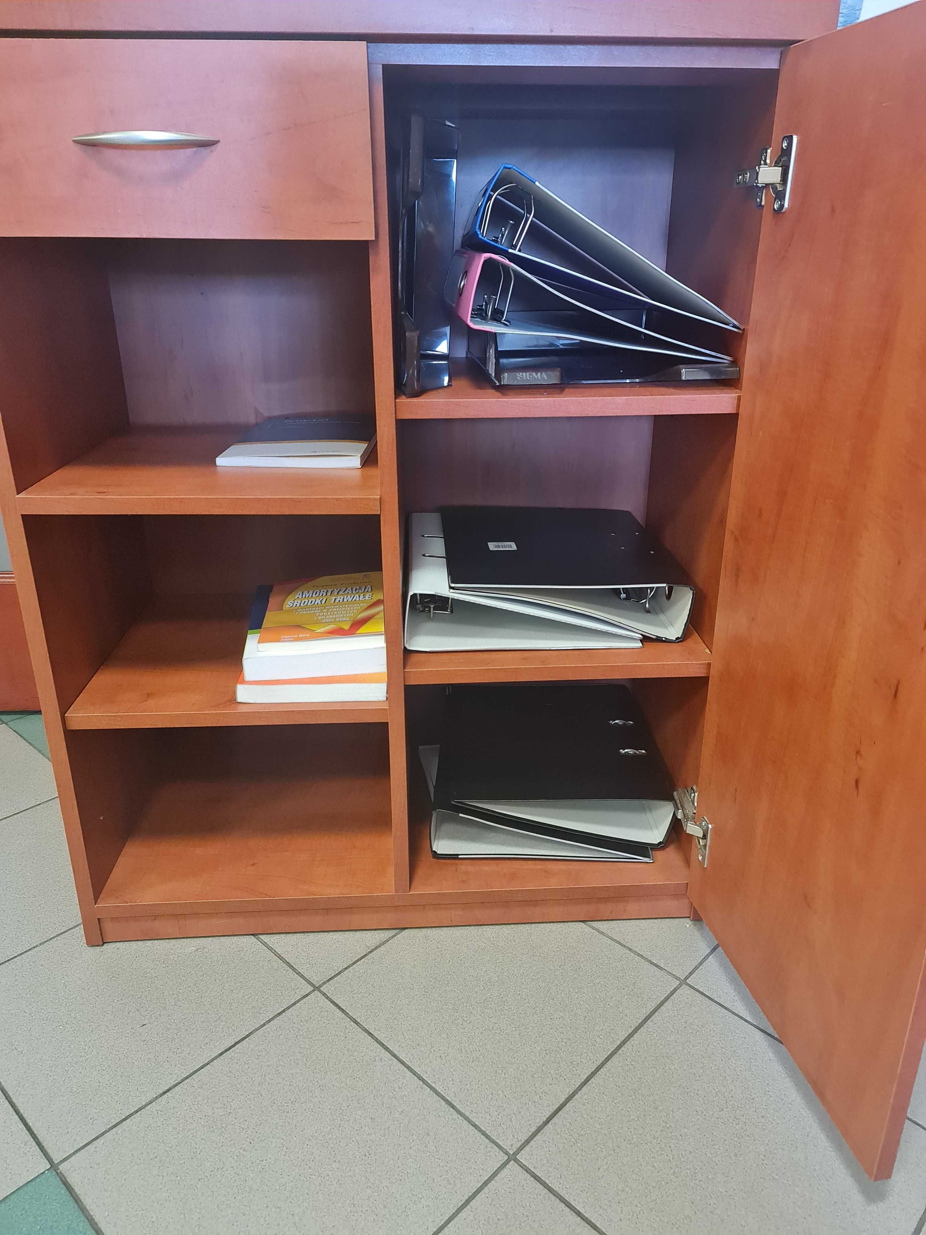 Komplet mebli biurowych - 2 szafy, szafka i duże biurko