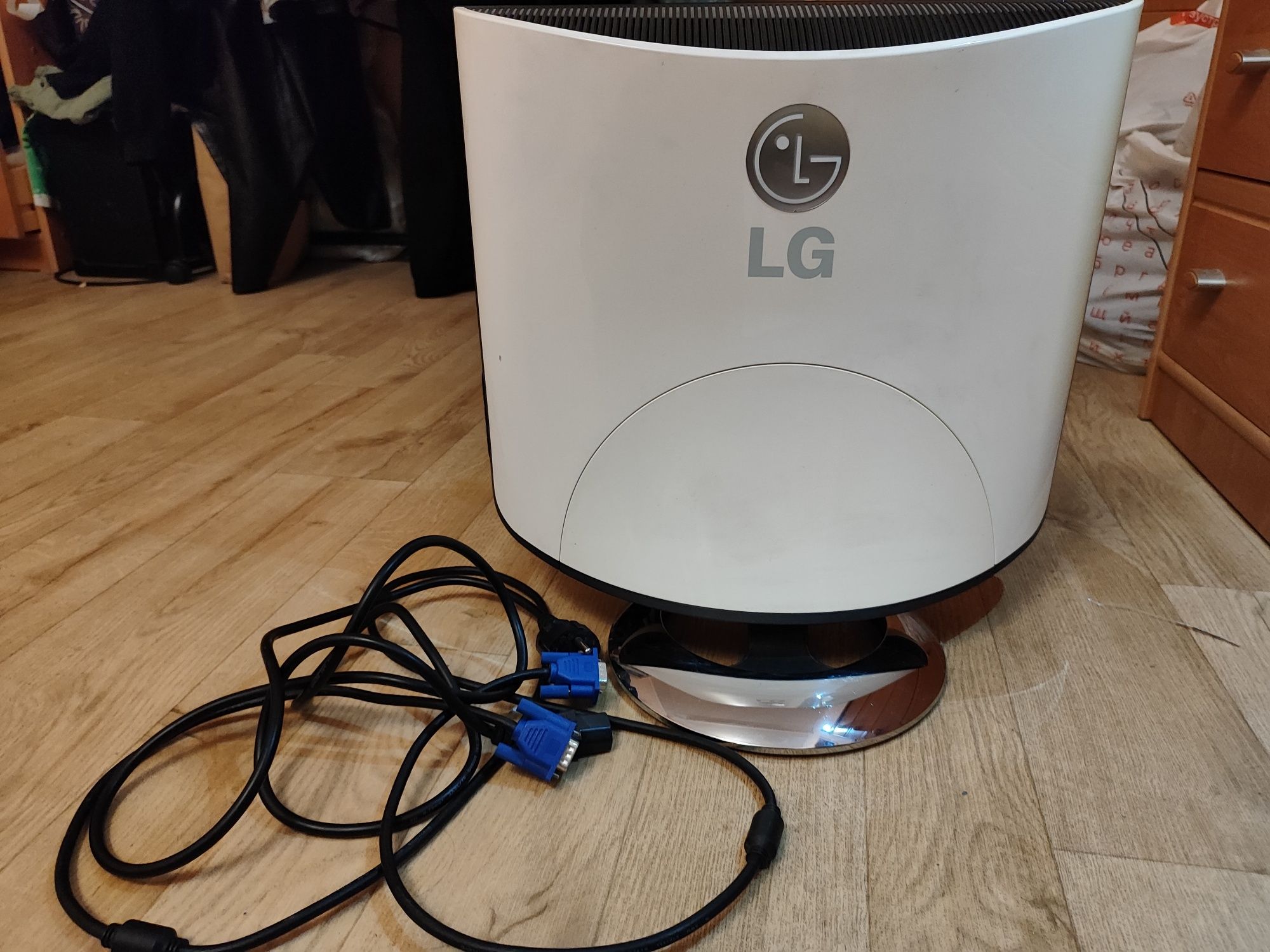 Монито LG flatron l1740b