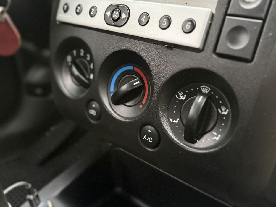 Ford Fiesta 2002 рік 1.4 Бензин Механіка