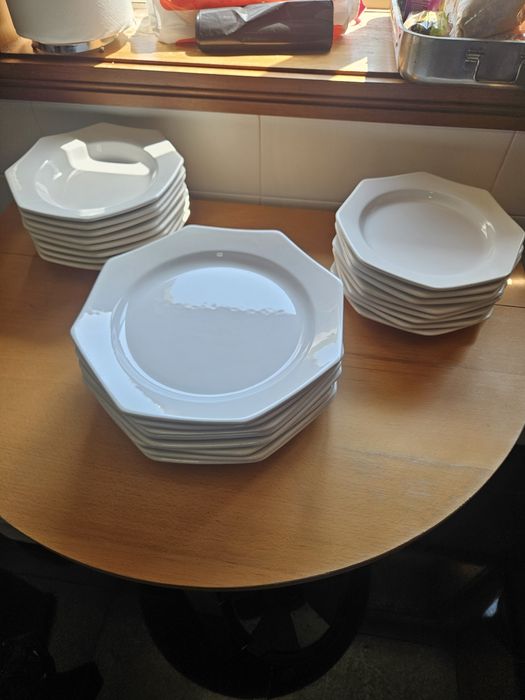 Serviço de pratos ceramica branca