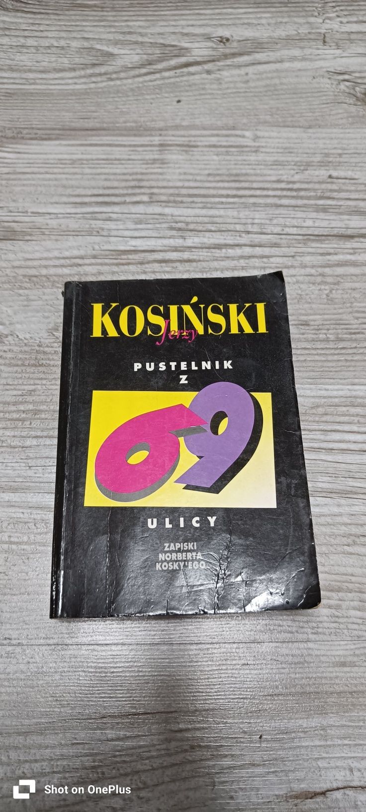 195. Książka pustelnik z 69
