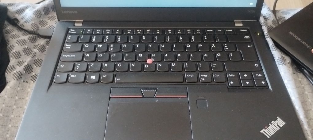 Ноутбук  Lenovo T530