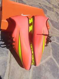 Chuteiras JR HyperVenom Phade FG-R tamanho 38,5