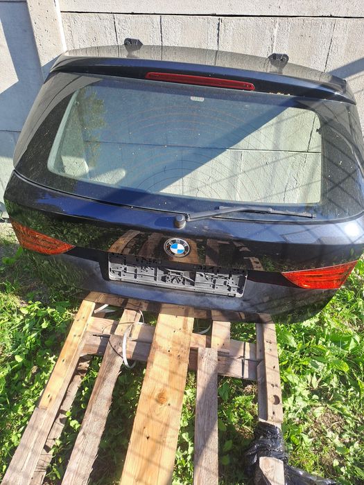 Klapa bmw x1 e84 Black Sapphire