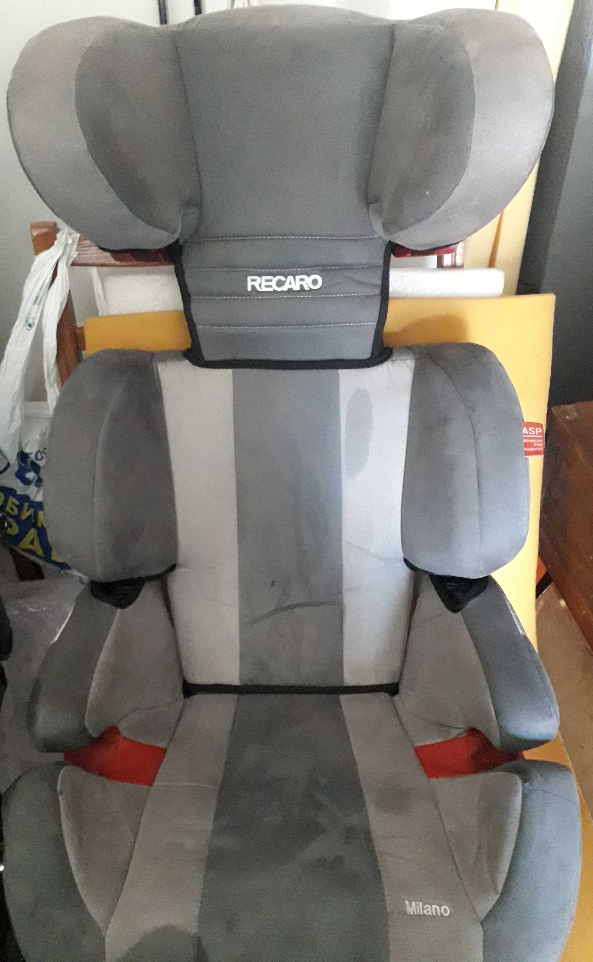 Вживане автокресло Recaro Milano сiрого кольору вiд 3-12 рокiв