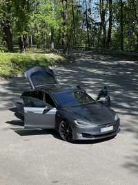 Tesla model S P90D